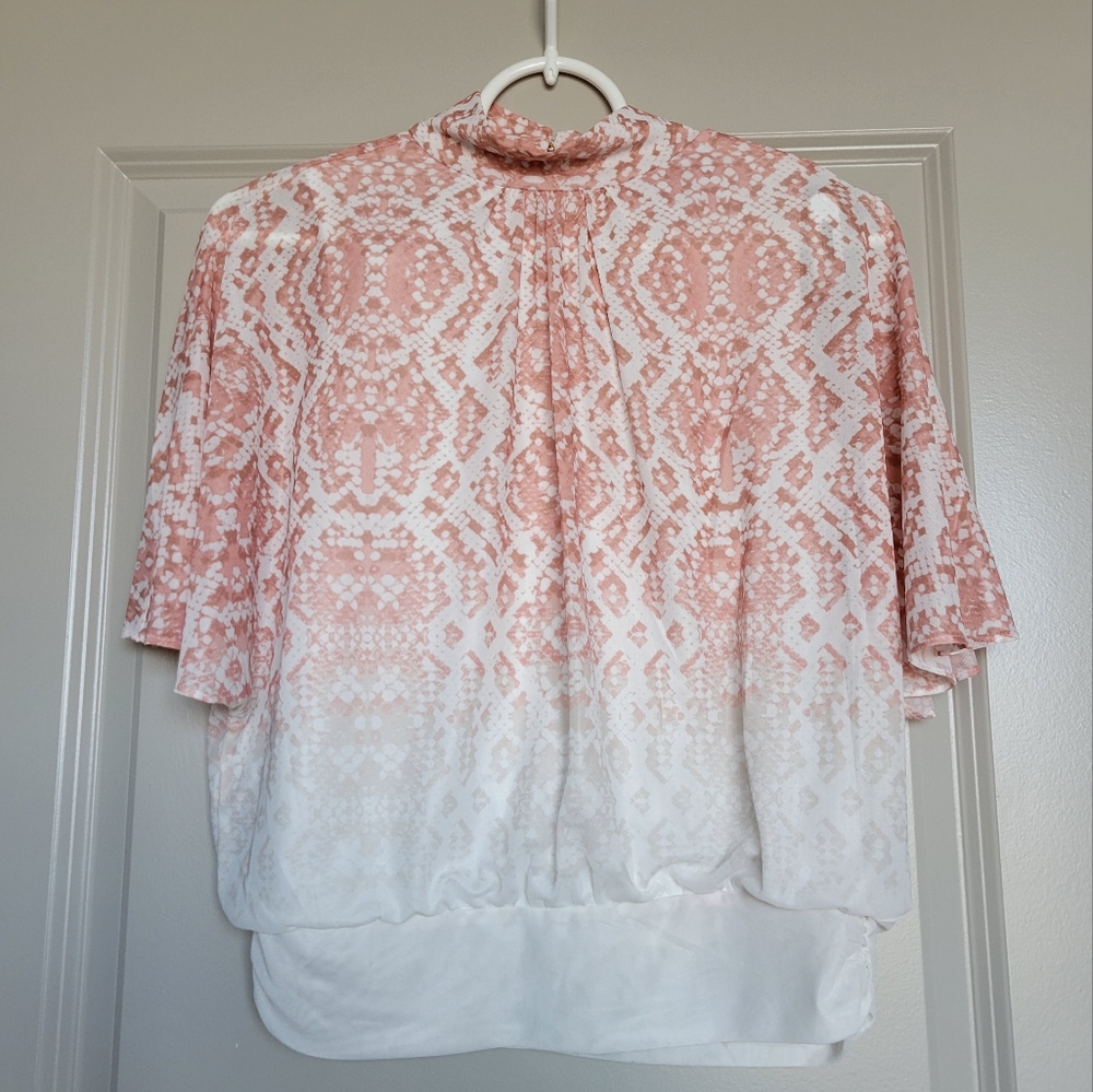 (2/$16) NWOT Pink and White Flowy Top